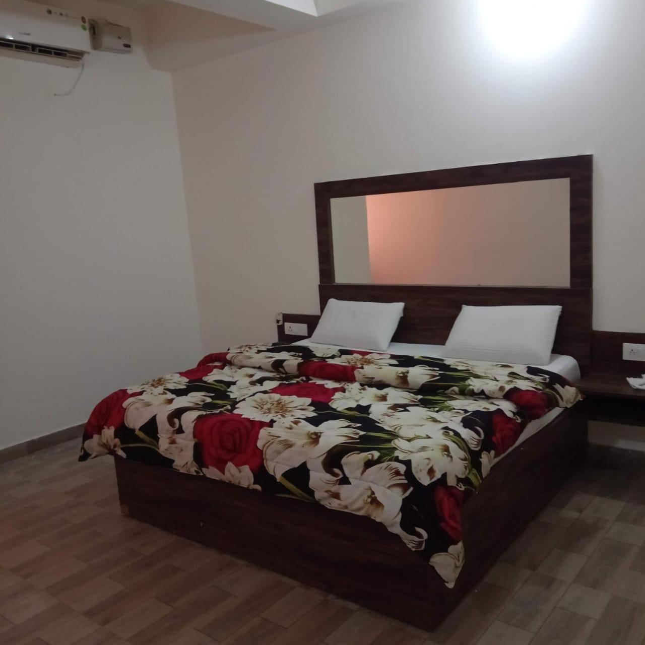 The Rejoice Hotel & Guesthouse Greater Noida Exterior photo