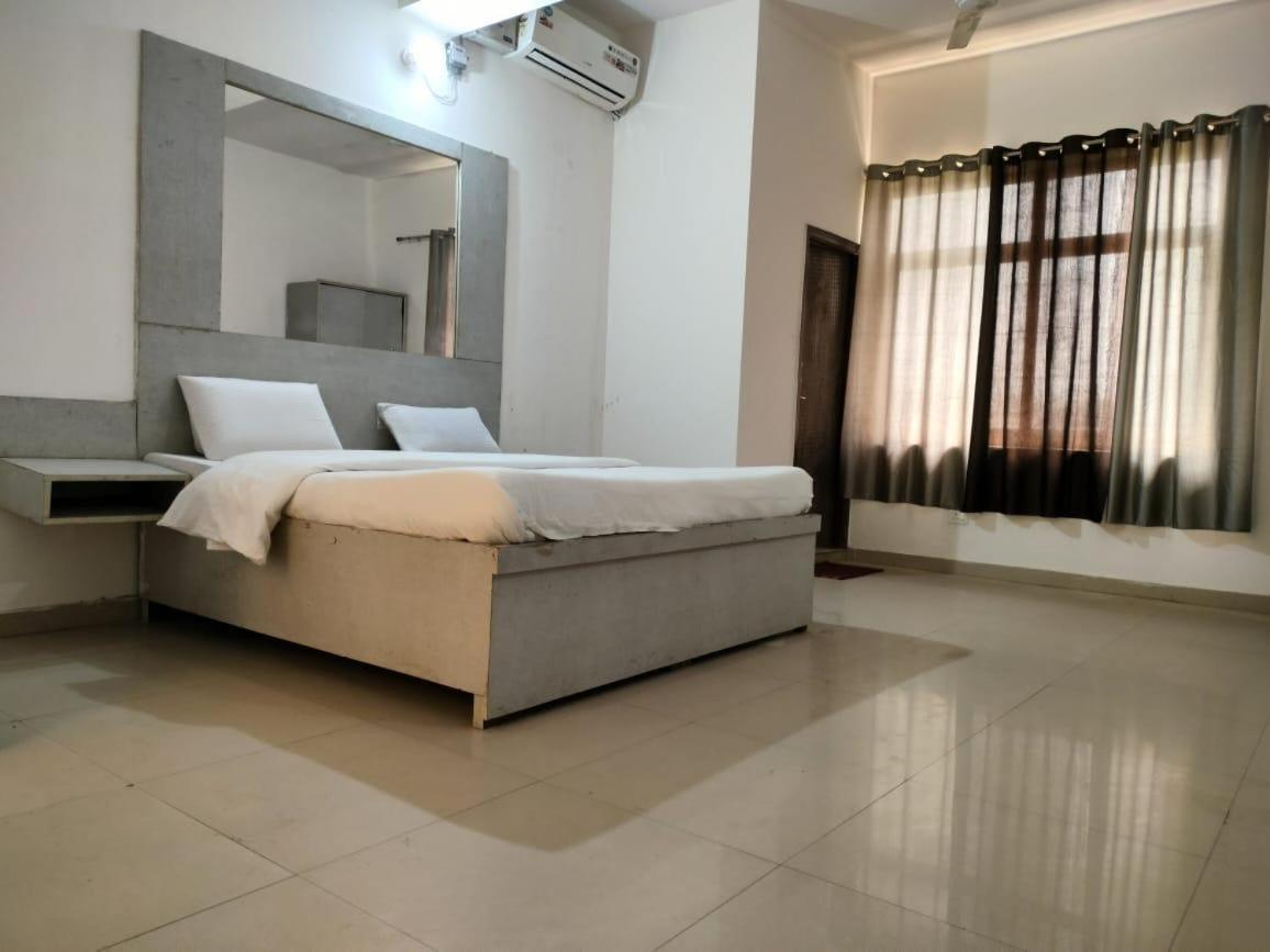The Rejoice Hotel & Guesthouse Greater Noida Exterior photo